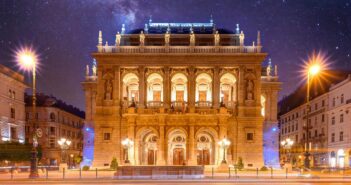 Oper Budapest: Eines der prachtvollsten Beispiele der Neorenaissance-Architektur (Foto: Adobe Stock- mitzo_bs)