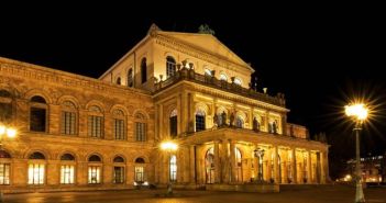 Erfolgreiche Bühnenadaption von "Berlin, Berlin" feiert Premiere in der Oper (Foto: AdobeStock - Lars Gerhardts 78927136)