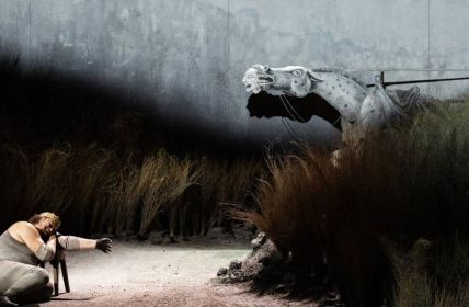 Barrie Koskys Inszenierung von "Der goldene Hahn" entführt in eine mystische (Foto: Monika Rittershaus)